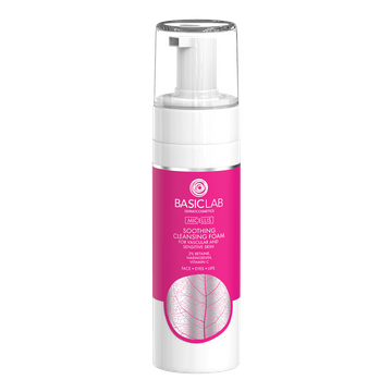 Beruhigender Reinigungsschaum für zu Rötungen neigende und empfindliche Haut